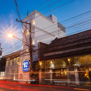 B2 Riverside Colonial Hotel